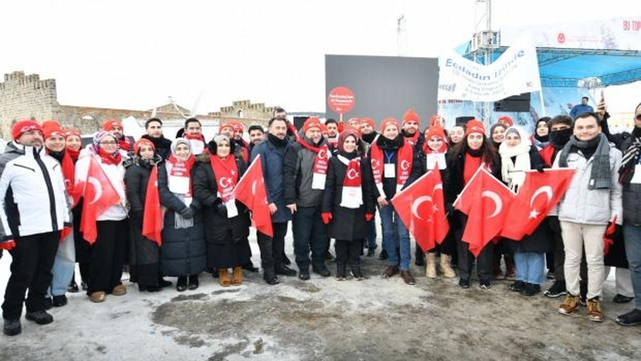 Yurt dışında yaşayan gençler ecdadının izinde!